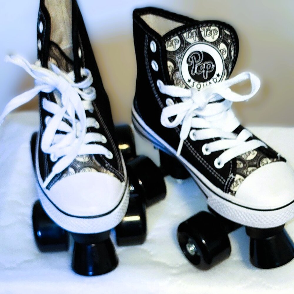 NWOT PopSquad Quad roller-skates Size 1 US